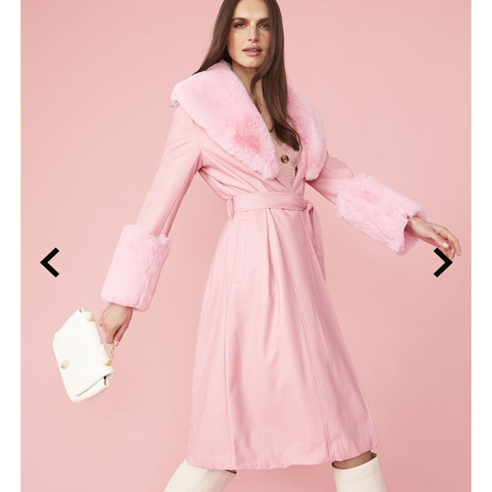 Elegant Pink Trench Coat with Faux Fur Trim
